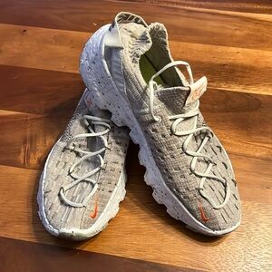 NIKE Space Hippie 04